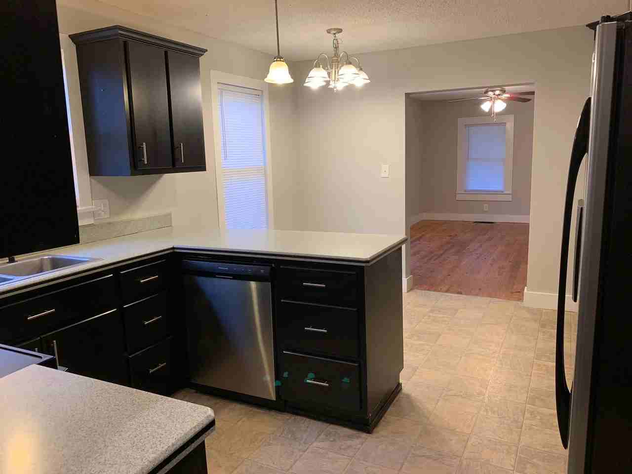 350 Ruth St - Photo 5 of 14