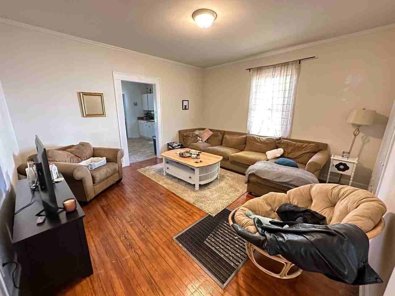 328 Carr St - Photo 6 of 18