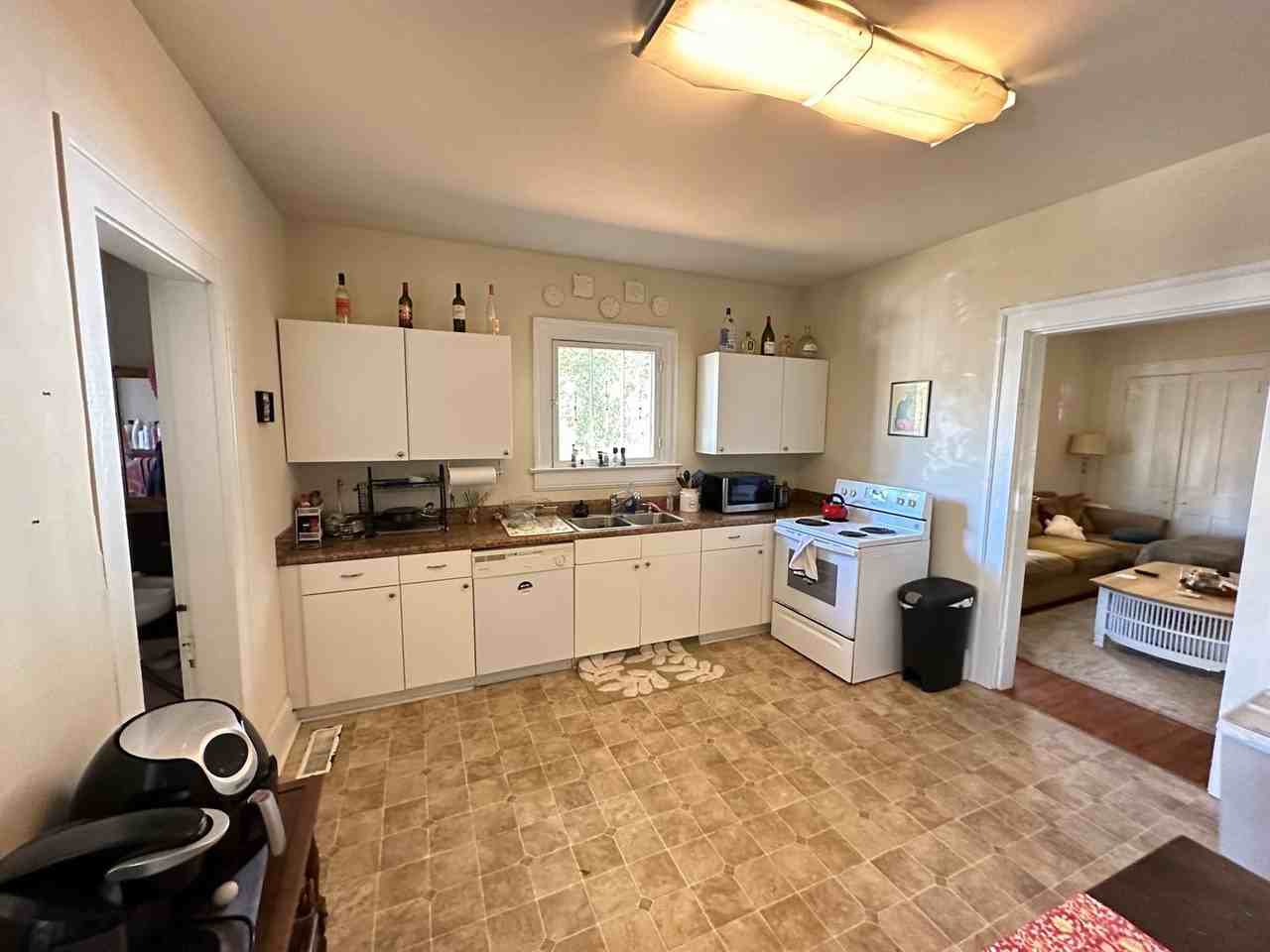 328 Carr St - Photo 7 of 18