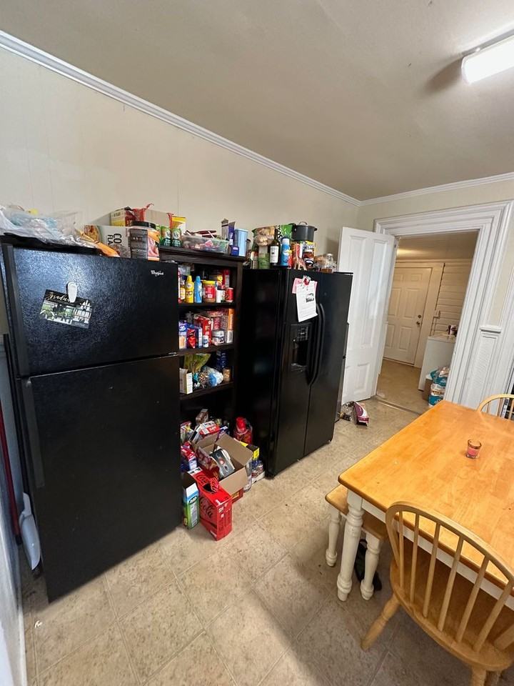 324 Carr St - Photo 6 of 18