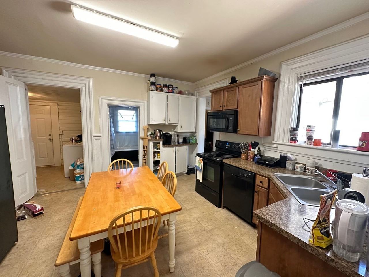 324 Carr St - Photo 7 of 18
