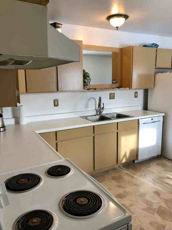 932 Spring Valley Pkwy - Photo 3 of 10