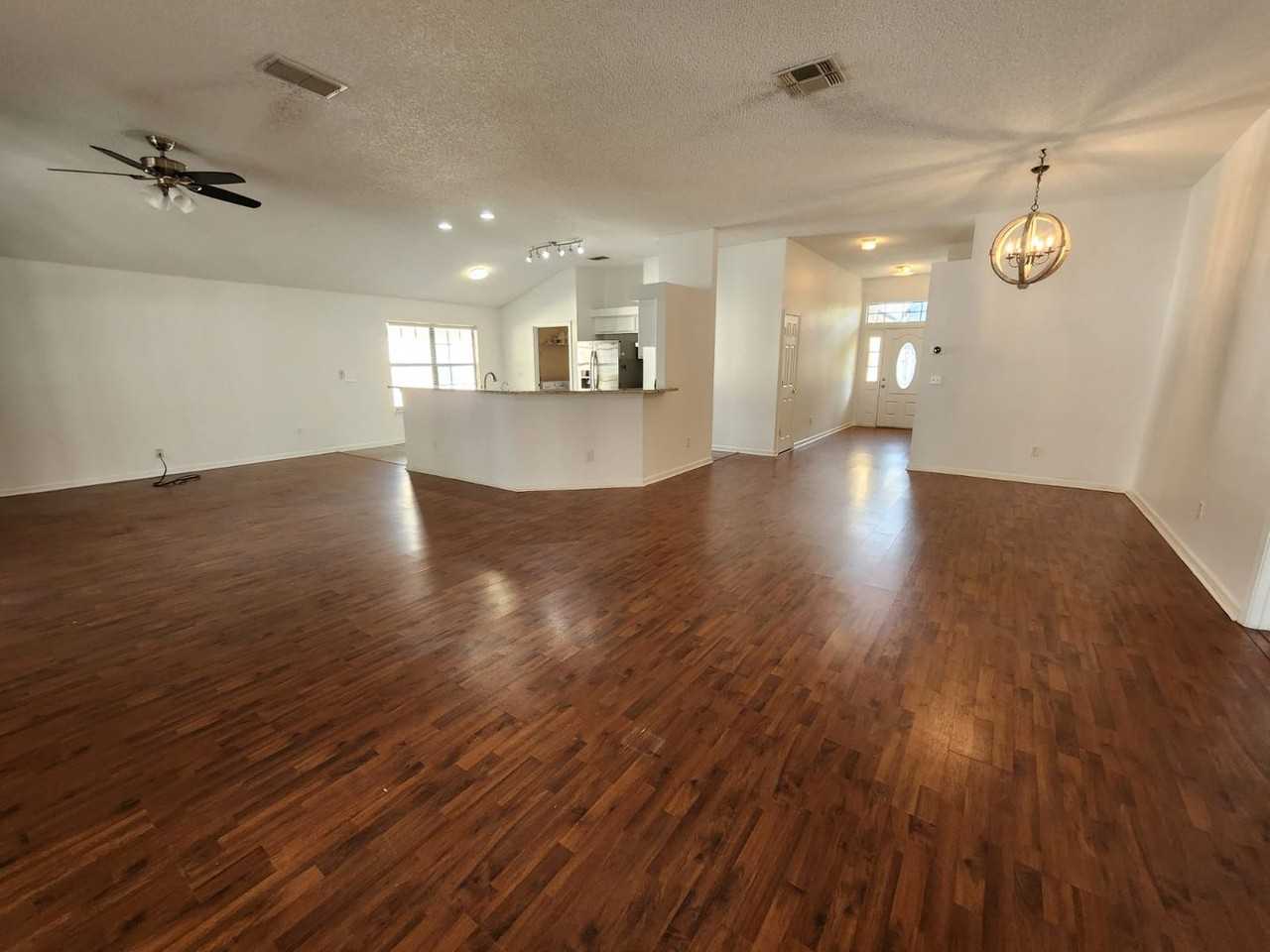 12127 Sunchase Drive - Photo 2 of 20