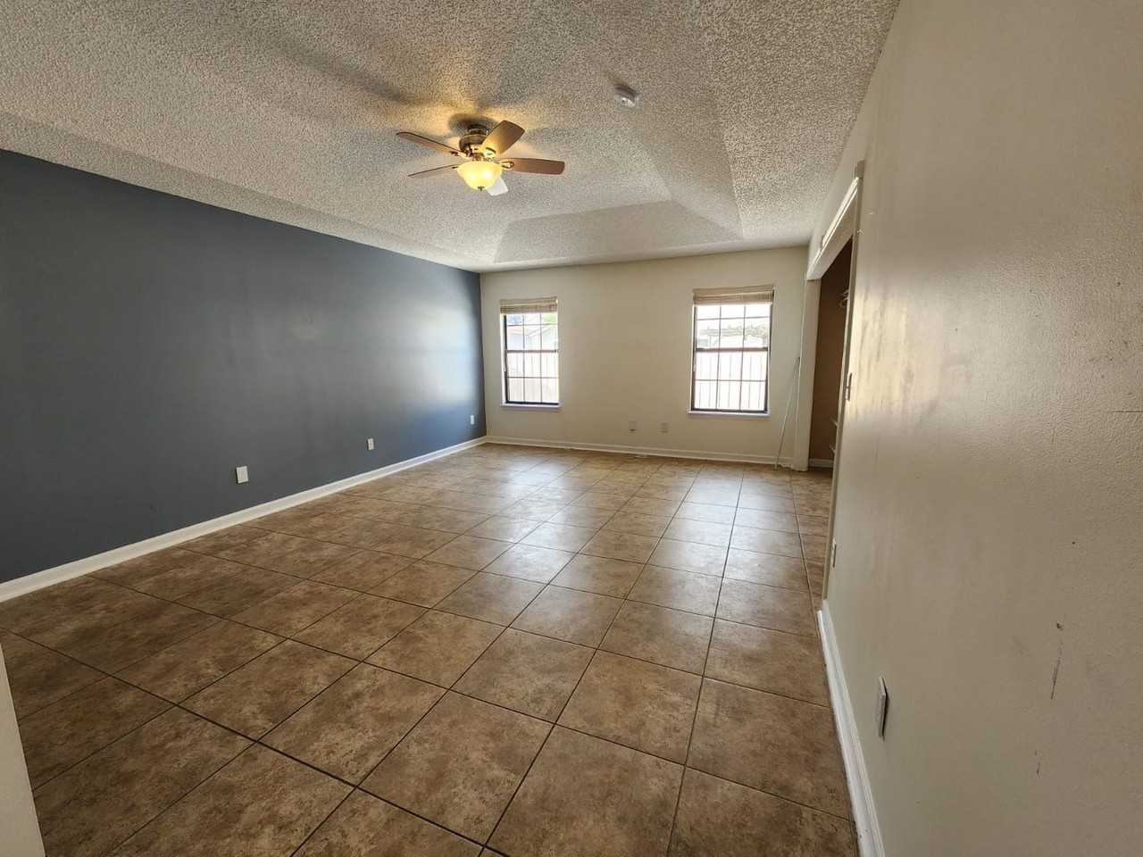 12127 Sunchase Drive - Photo 6 of 20