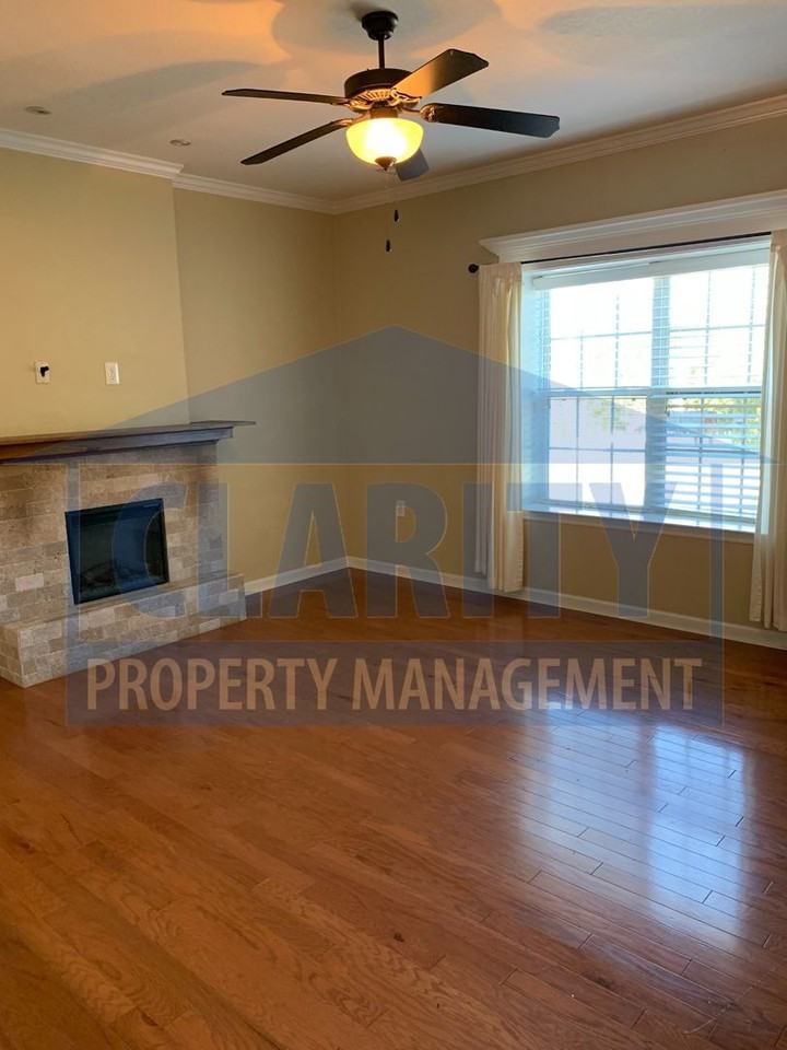 1201 Angie Ln Ne - Photo 5 of 19