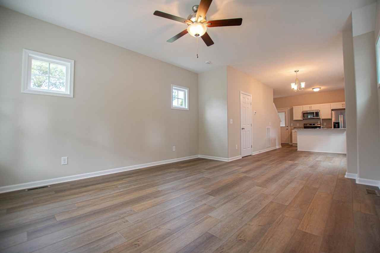 1207 Vine St - Photo 2 of 18