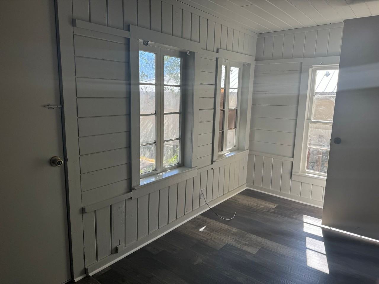 120 N Lee Dr - Photo 2 of 10