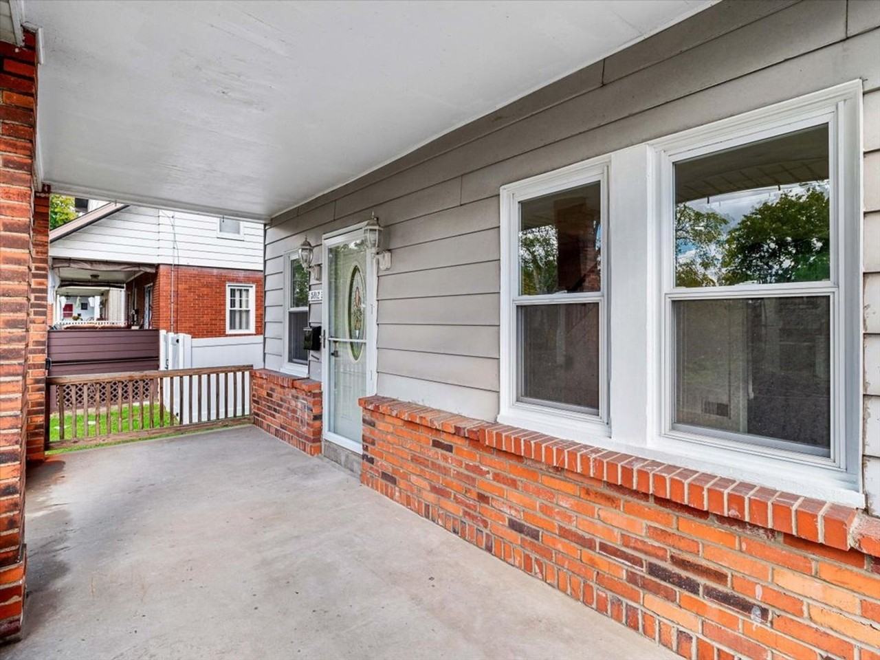 5812 3rd St - Photo 3 of 27