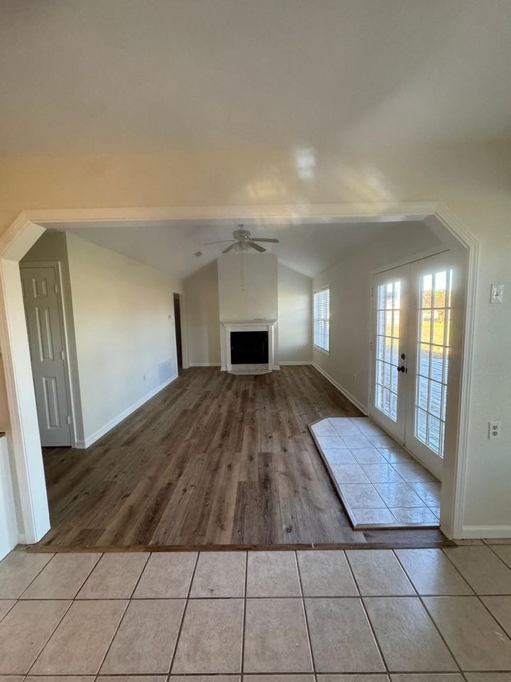 1416 Raven Cir - Photo 3 of 13
