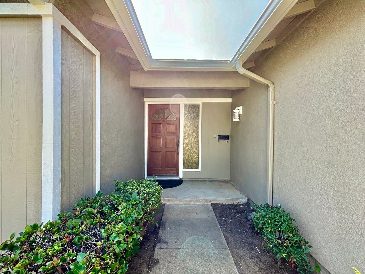 1004 Denver Pl - Photo 2 of 33