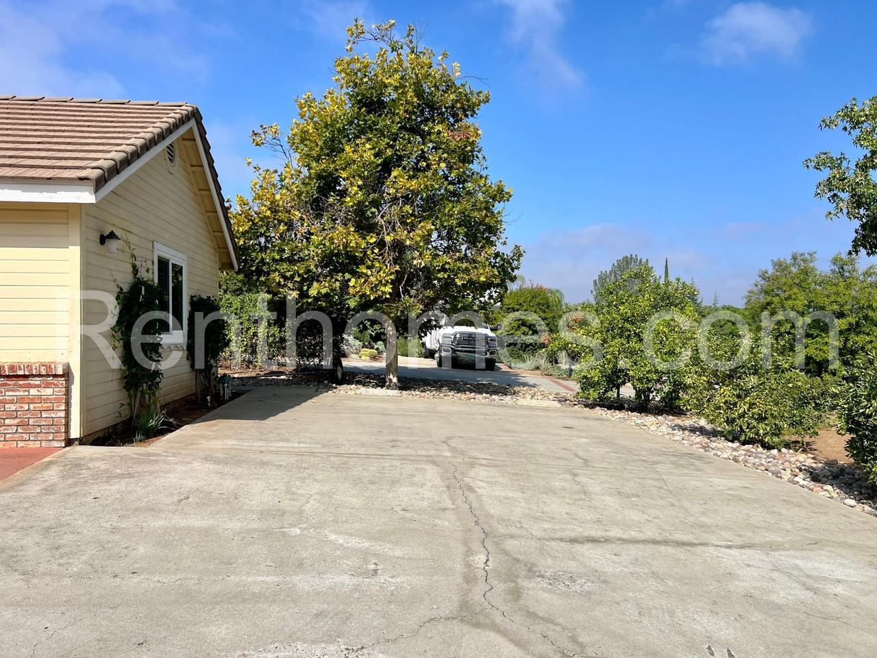 23745 Moonglow Ct - Photo 2 of 50