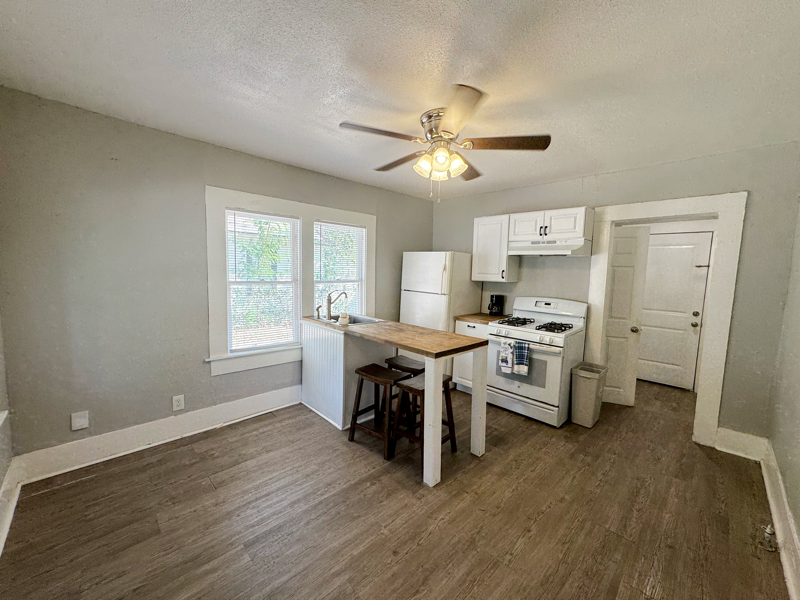 620 Potomac - Photo 4 of 15