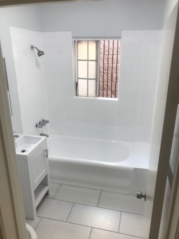 228 S Kenwood St #404 - Photo 3 of 3