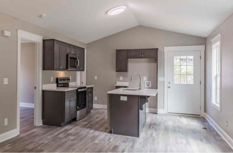 627 Fondel Ln - Photo 4 of 10