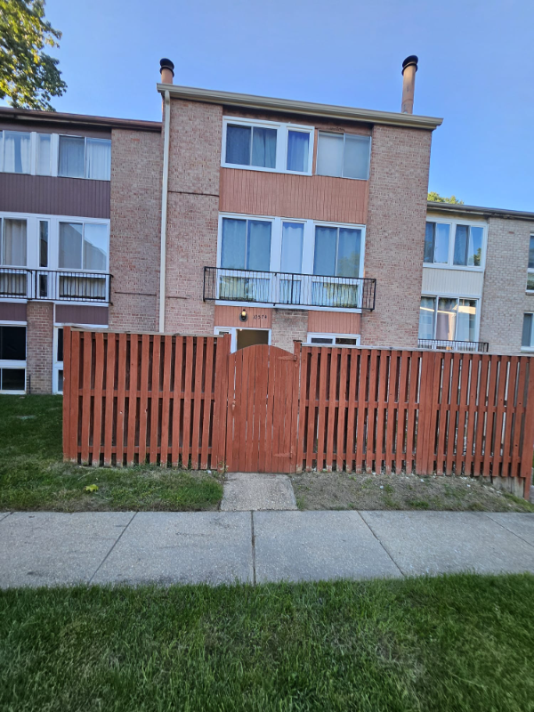 10574 Faulkner Ridge Cir - Photo 2 of 18