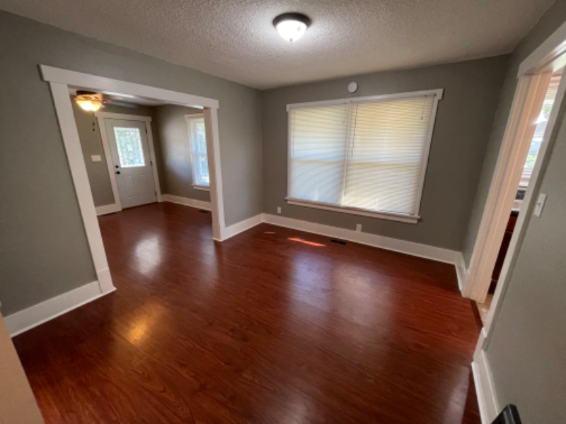 936 24th St - Photo 2 of 12