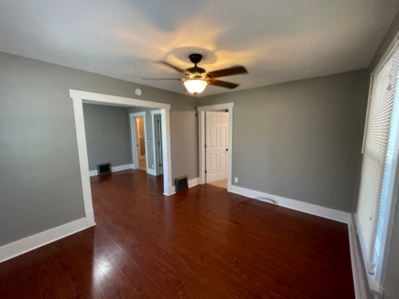 936 24th St - Photo 3 of 12