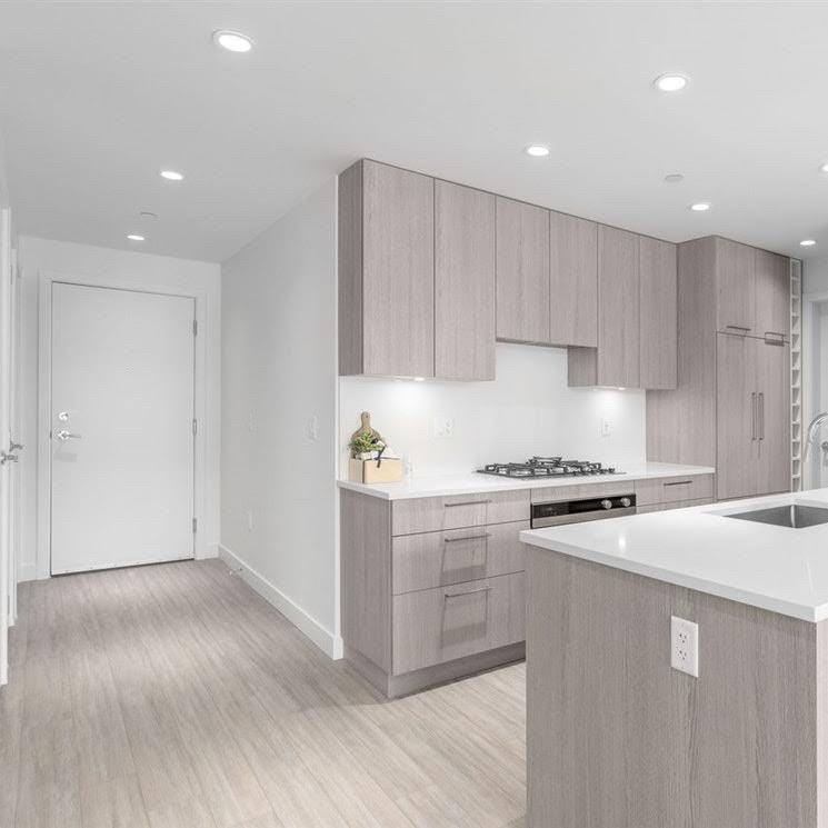 747 Third St E - Photo 3 of 13