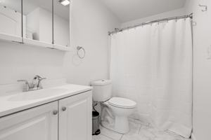 featured image of 662 Saratoga St #3B