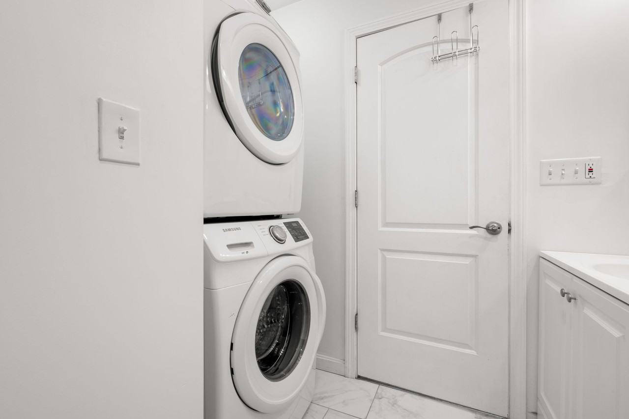 662 Saratoga St #3B - Photo 2 of 16