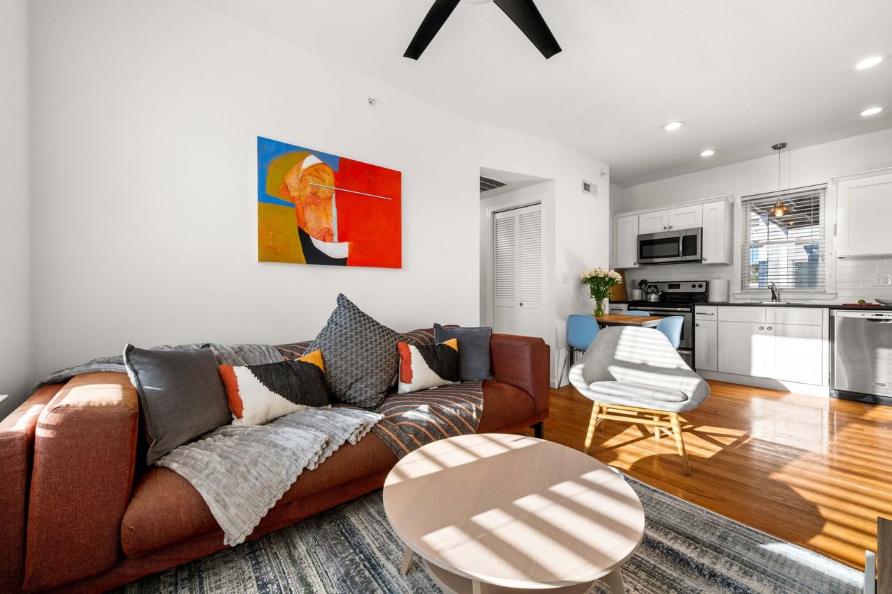 662 Saratoga St #3B - Photo 7 of 16