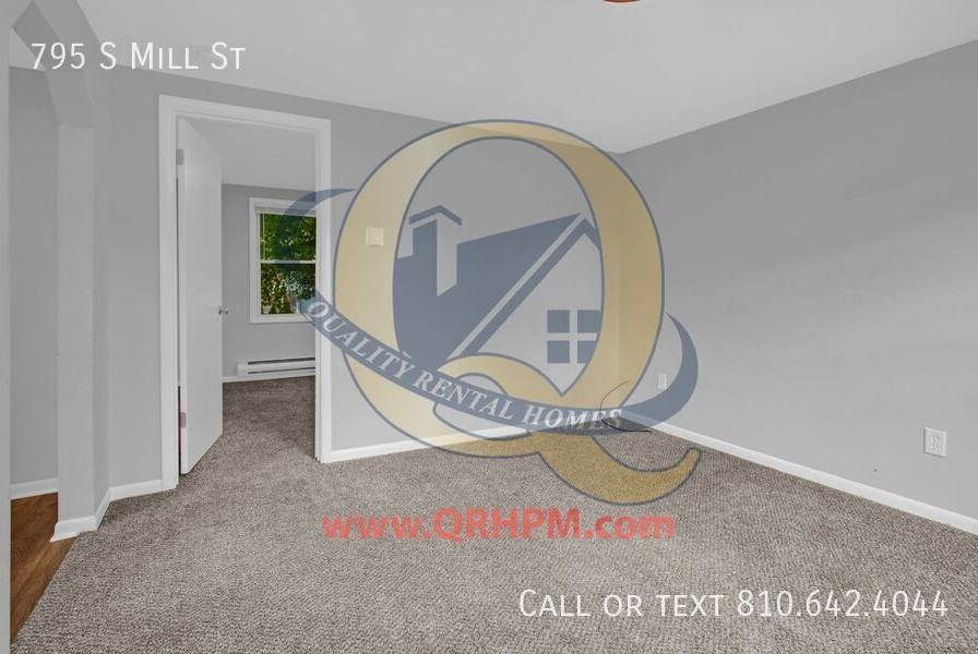 795 S Mill St - Photo 3 of 7