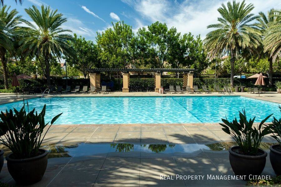 99 Mayfair - Photo 2 of 41