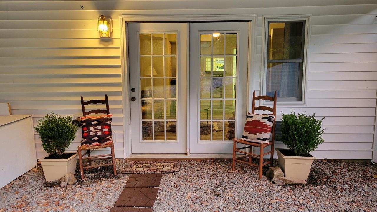 80 Mcintosh Ln #B - Photo 2 of 13