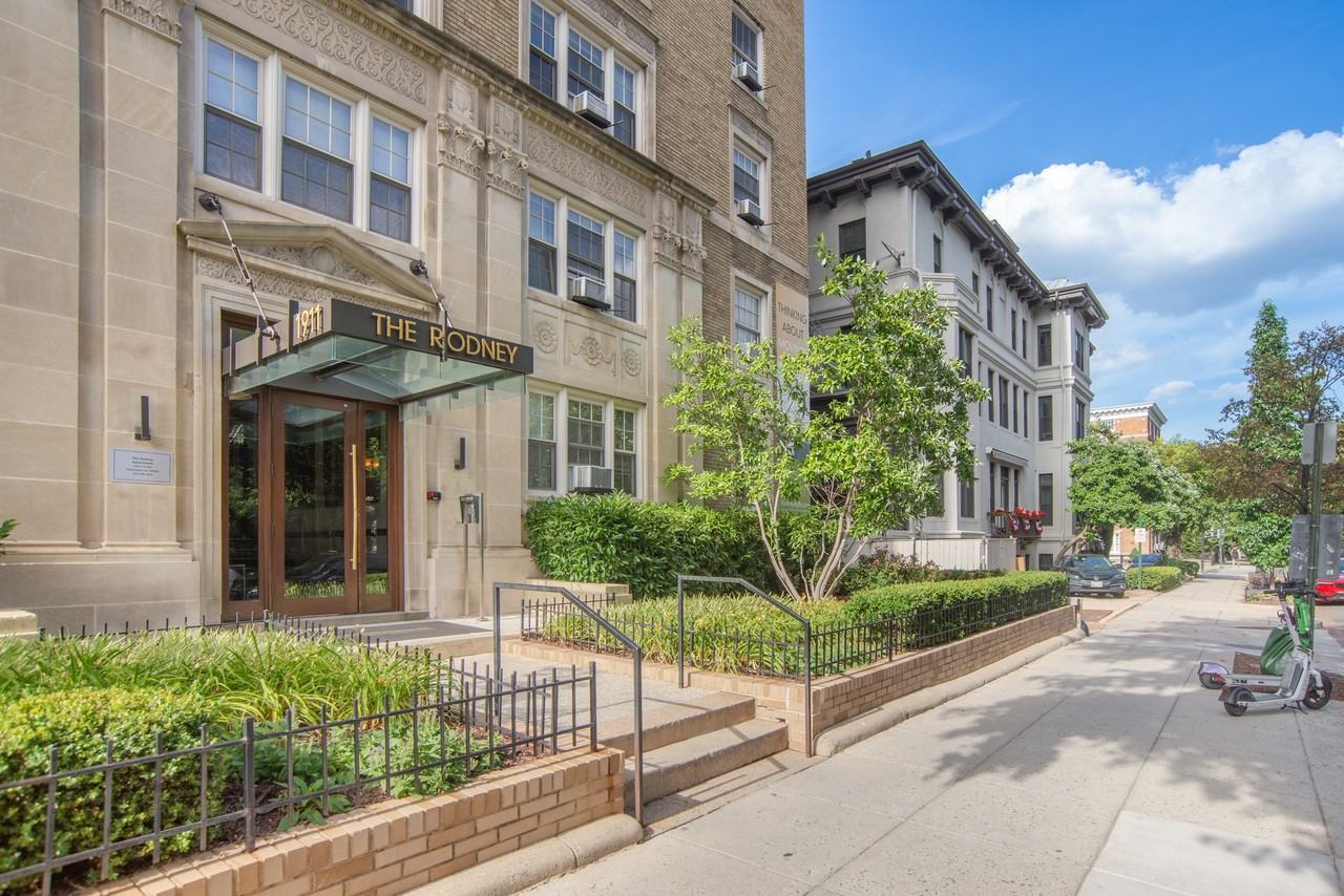 The Rodney Apartments - Photo 3 of 21