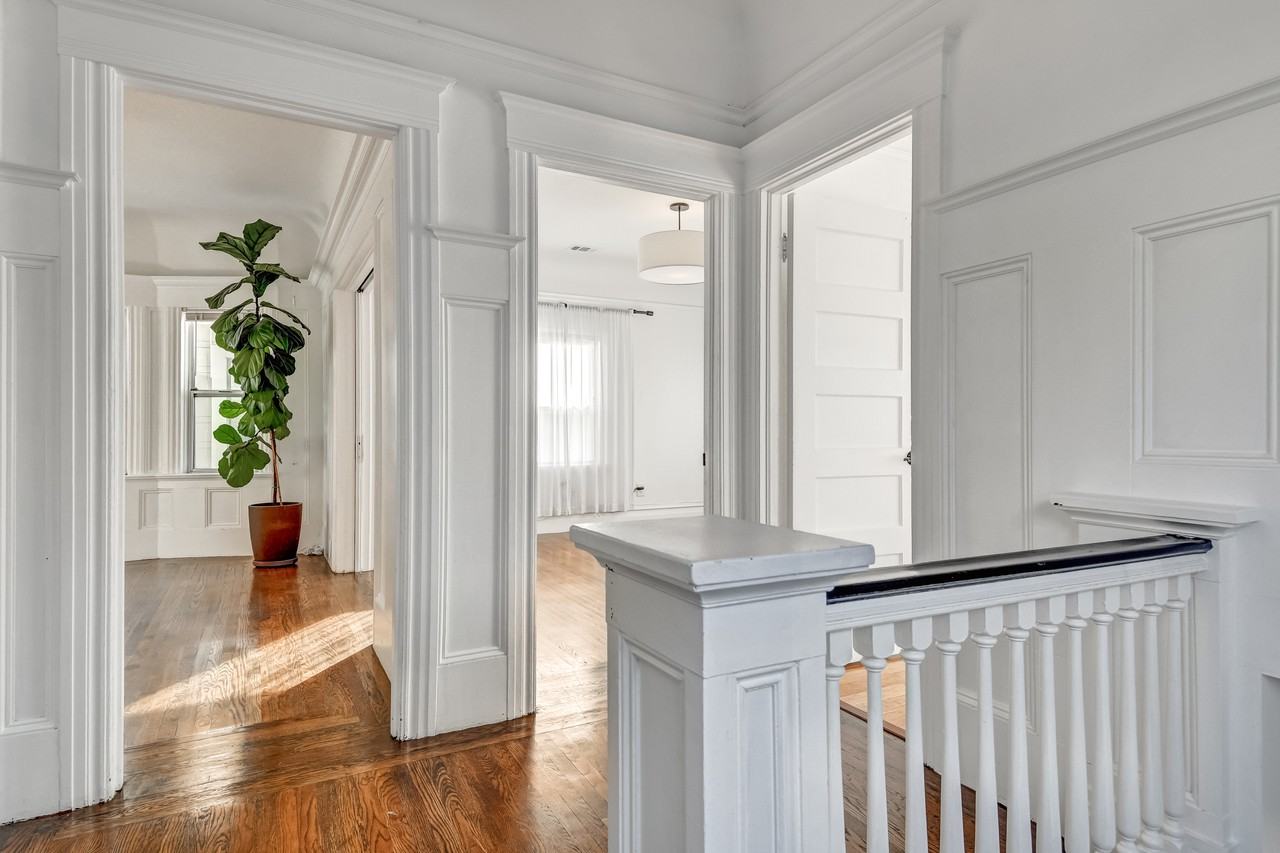 844 54th Street - Photo 3 of 18