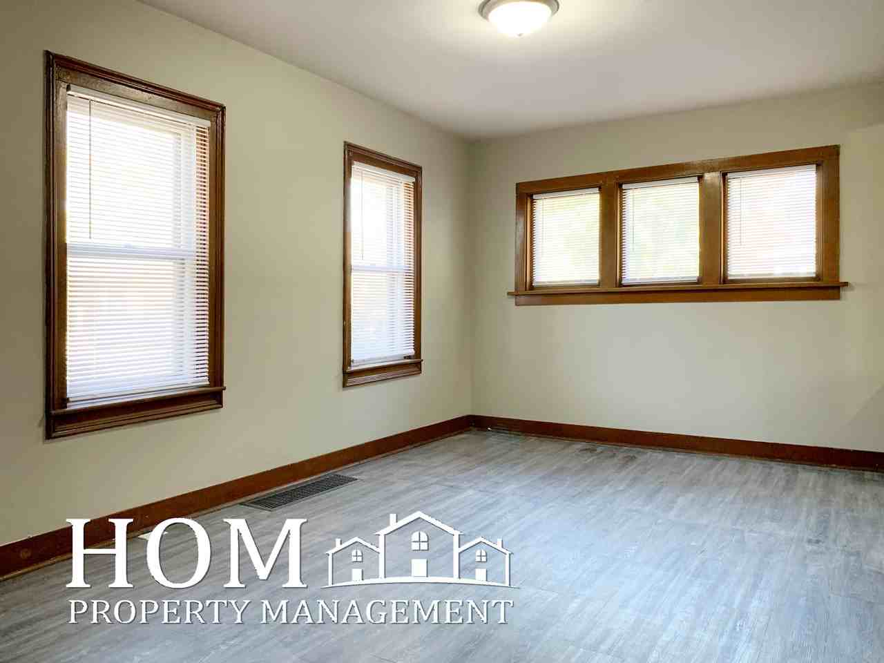 112 North Murphy Street, Lake Crystal, MN 56055 5 bedroom House