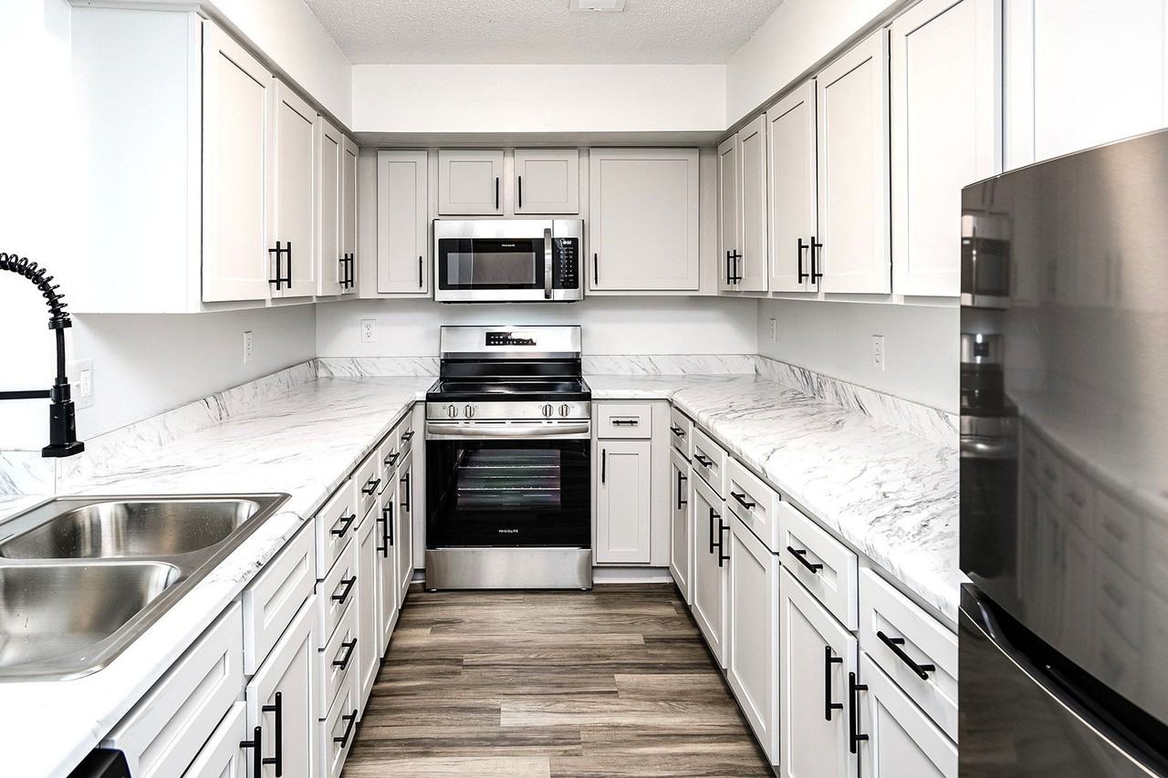 Parkwood Terrace - Photo 6 of 50