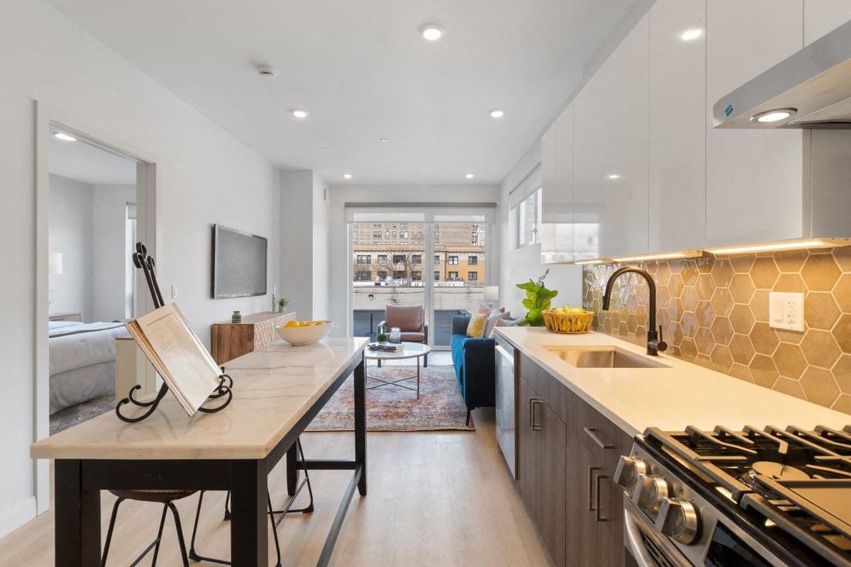 Portrait - Photo 2 of 27