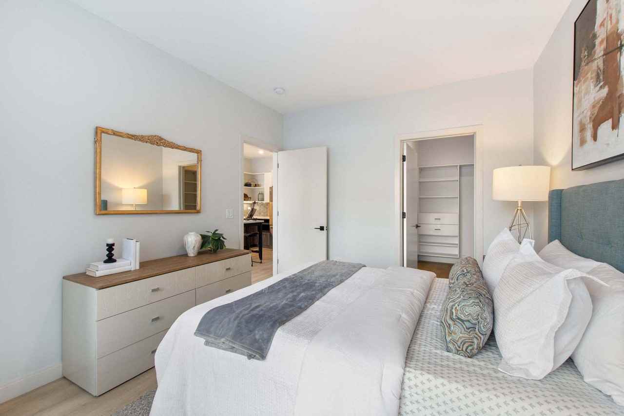 Portrait - Photo 5 of 27