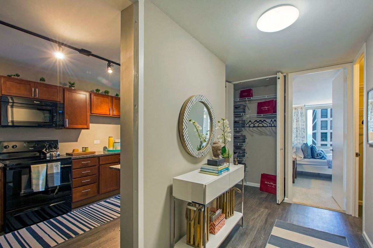 860 N Dewitt - Photo 5 of 20