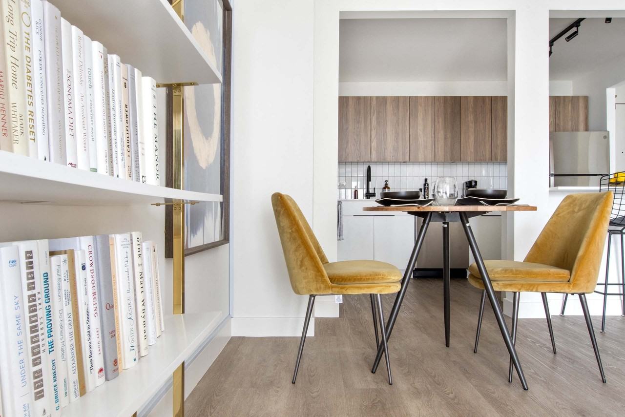 1250 N LaSalle - Photo 6 of 41