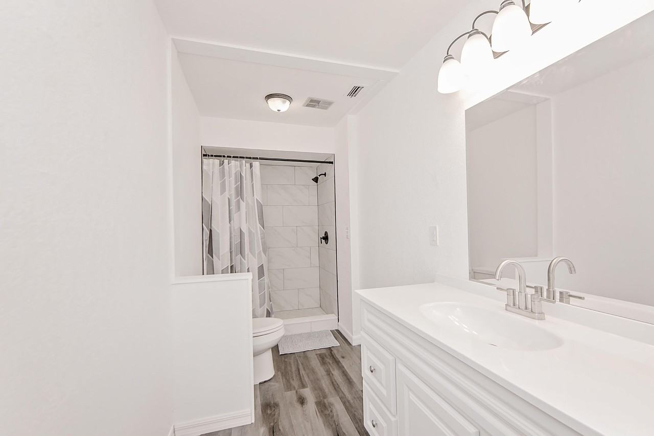 Northeast 6th Street - Photo 6 of 8