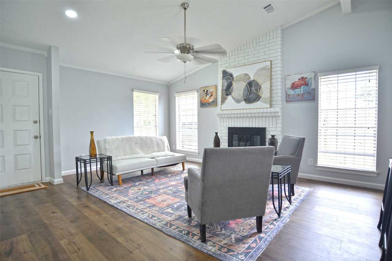 2607 Merrimac Dr - Photo 3 of 20