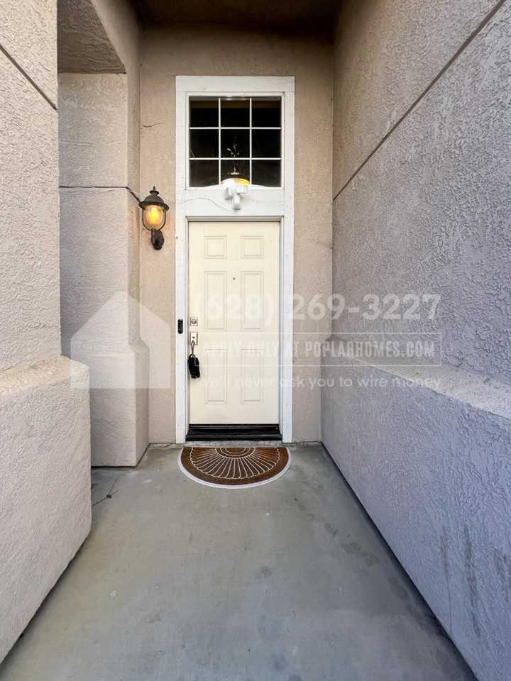 15637 Anchorage Ct - Photo 3 of 21