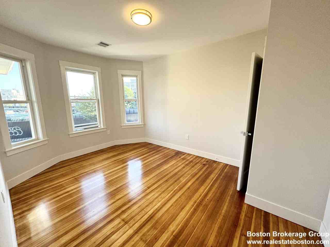 147 E Cottage St #2 - Photo 2 of 8