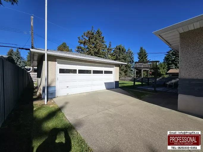 7712 143a St Nw - Photo 2 of 20