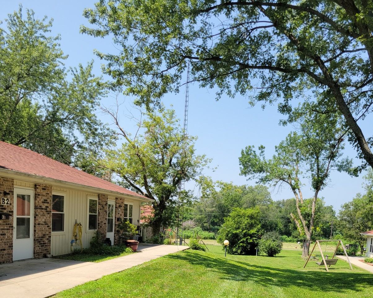 Friendly Heights - Photo 3 of 12