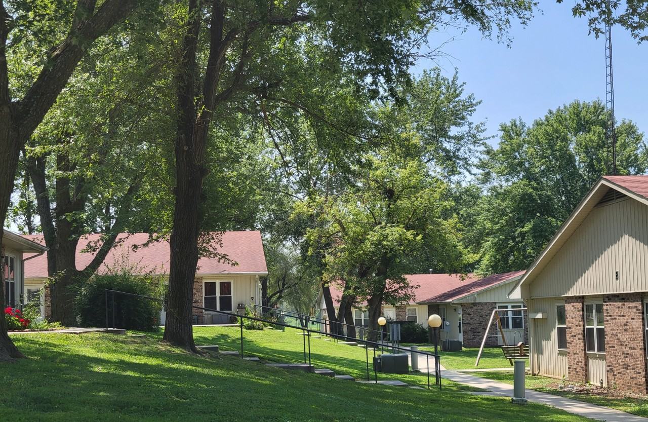 Friendly Heights - Photo 6 of 12