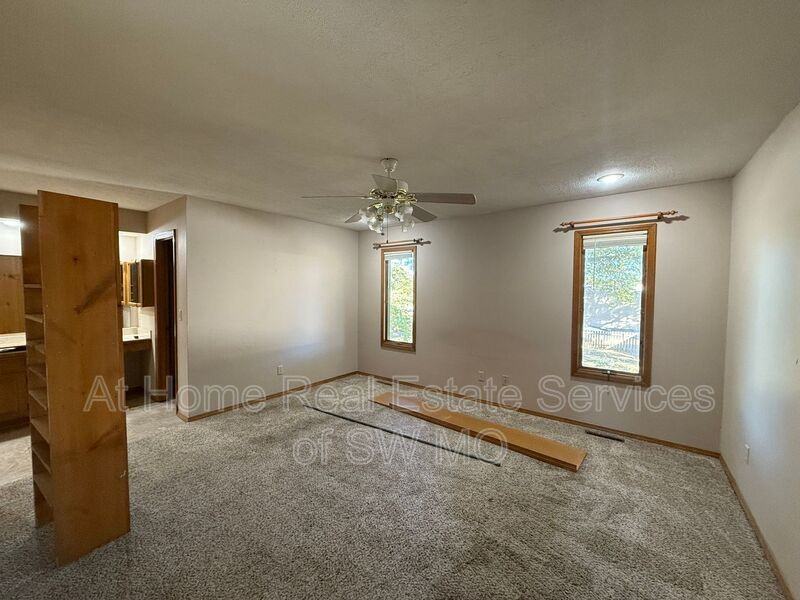 3752 N Delaware Ave - Photo 2 of 7