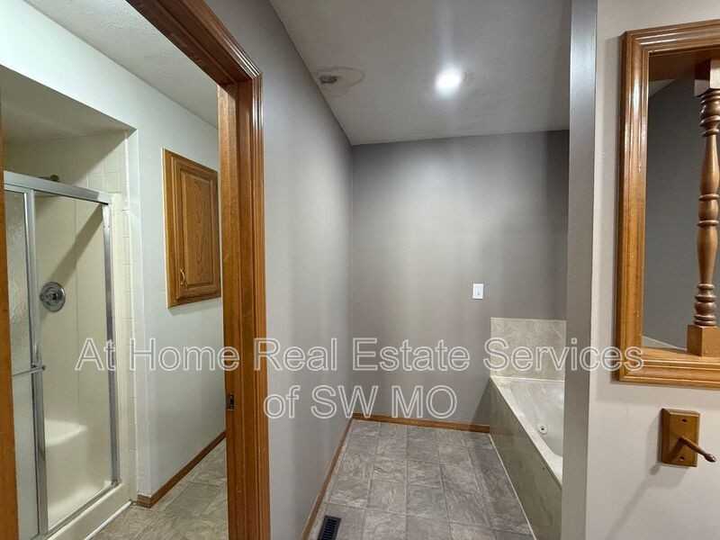 3752 N Delaware Ave - Photo 7 of 7