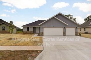 1188 N Maxine Ave - Photo 1 of 1