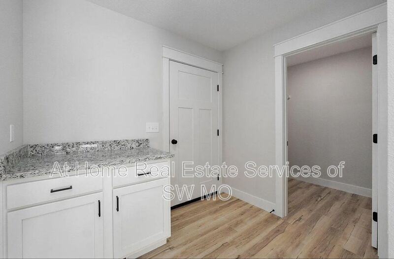 1188 N Maxine Ave - Photo 6 of 12