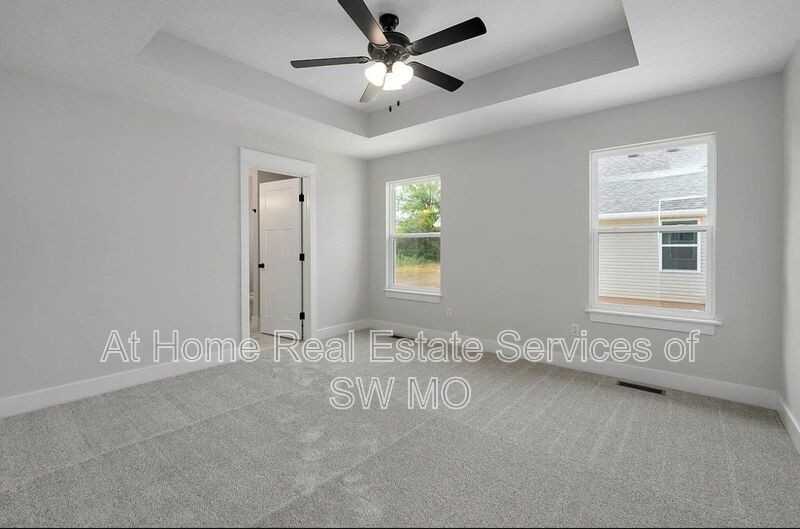 1188 N Maxine Ave - Photo 7 of 12