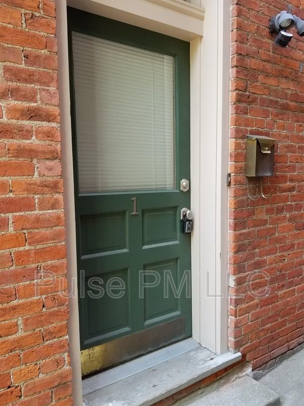 114 E 5th St - Photo 4 of 23