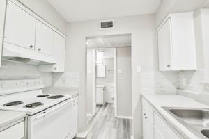 featured image of 2400 44th St